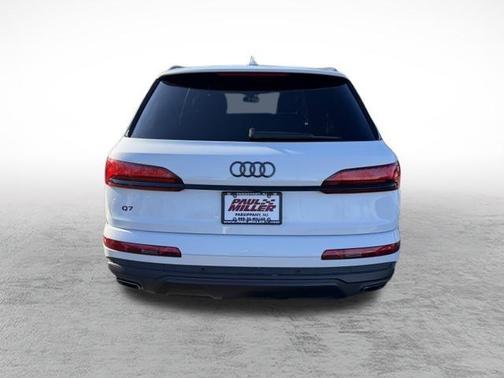 2025 Audi Q7 45 Premium Plus