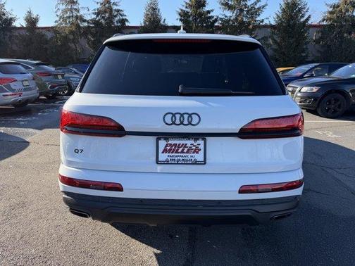 2025 Audi Q7 45 Premium Plus