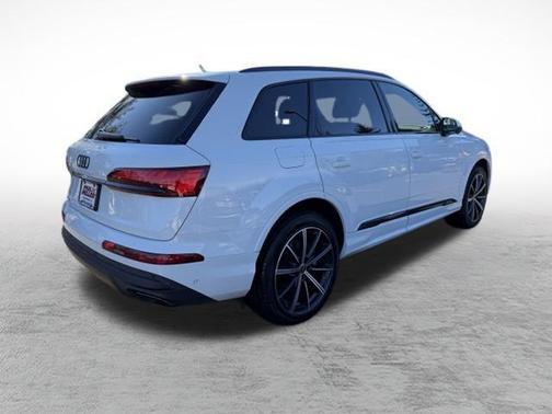 2025 Audi Q7 45 Premium Plus