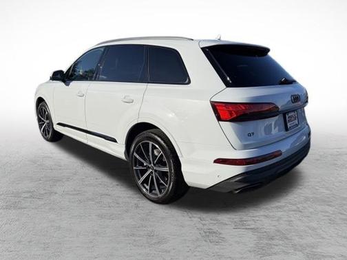 2025 Audi Q7 45 Premium Plus