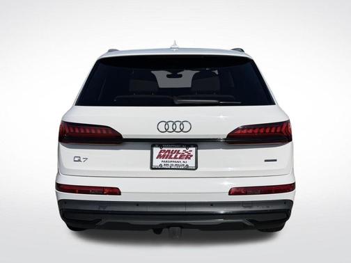 Carrara White 2023 Audi Q7 55 Premium Plus