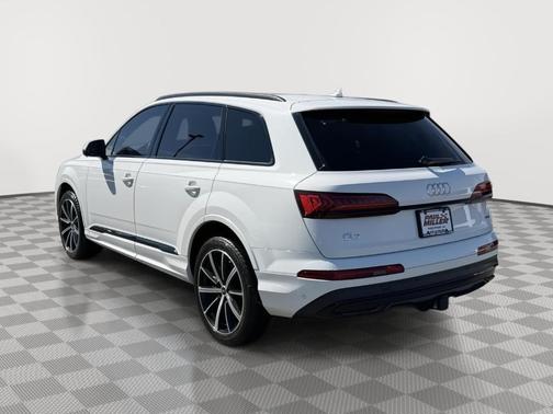 2023 Audi Q7 55 Premium Plus