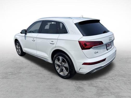 2022 Audi Q5 40 Premium Plus