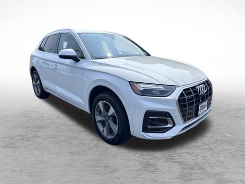 2022 Audi Q5 40 Premium Plus