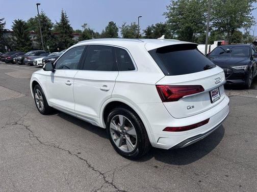 2022 Audi Q5 40 Premium Plus