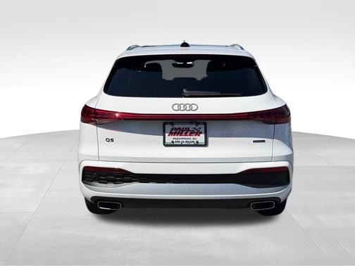 White 2026 Audi Q5