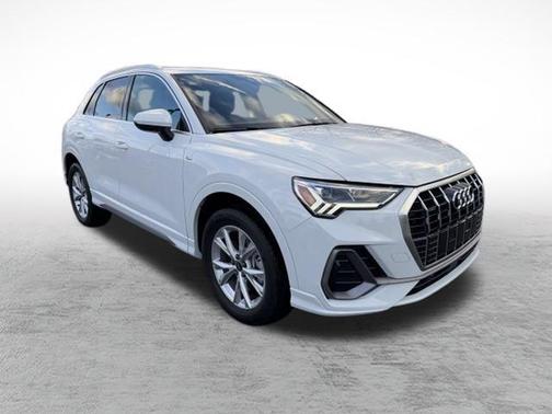 2022 Audi Q3 45 S line Premium