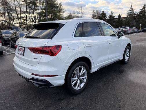 2022 Audi Q3 45 S line Premium