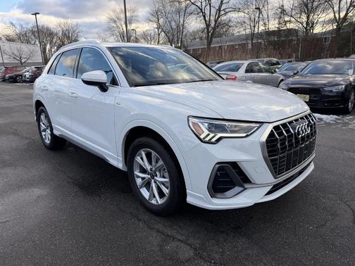 2022 Audi Q3 45 S line Premium