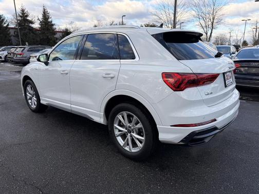 2022 Audi Q3 45 S line Premium