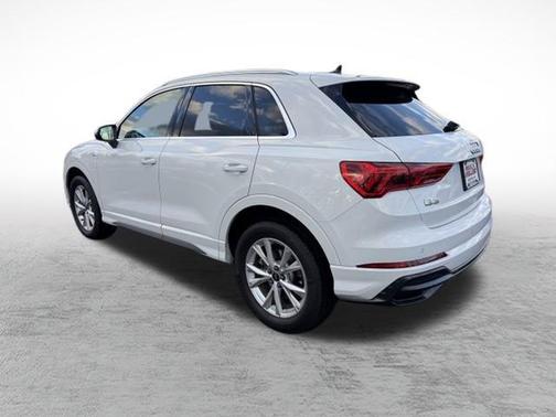 2022 Audi Q3 45 S line Premium