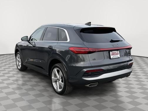 Tambora Gray Metallic 2025 Audi Q5 2.0T quattro Premium