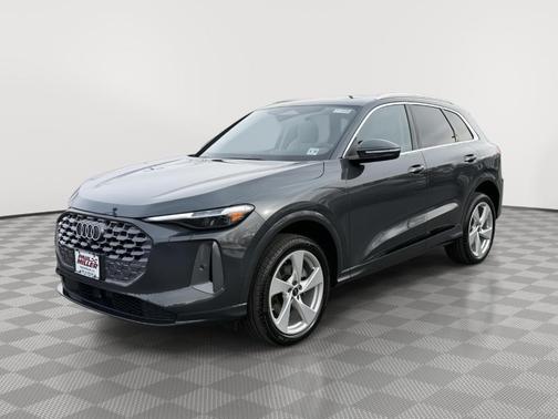 Tambora Gray Metallic 2025 Audi Q5 2.0T quattro Premium