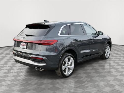 Tambora Gray Metallic 2025 Audi Q5 2.0T quattro Premium