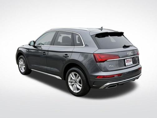 Daytona Gray Pearl Effect 2023 Audi Q5 45 S line quattro Premium