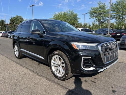 2025 Audi Q7 45 Premium