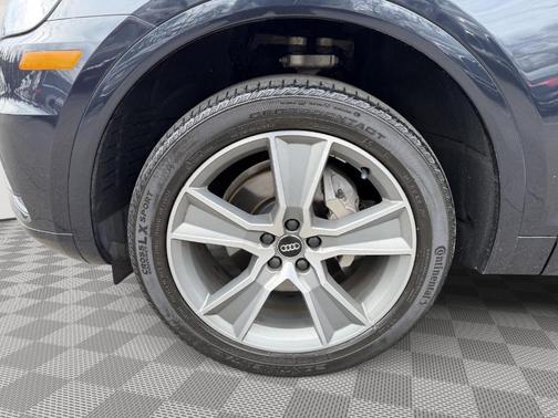 Moonlight Blue Metallic 2020 Audi Q5 40 Premium Plus