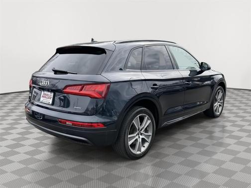 Moonlight Blue Metallic 2020 Audi Q5 40 Premium Plus