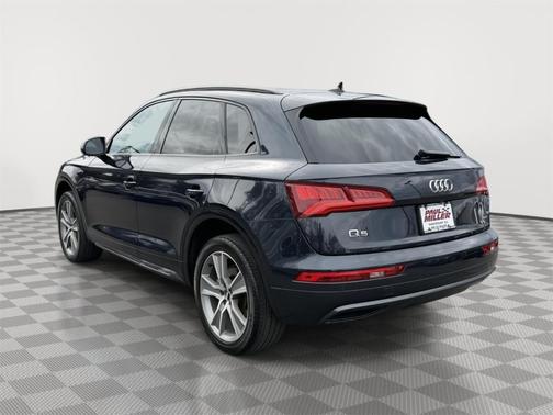 Moonlight Blue Metallic 2020 Audi Q5 40 Premium Plus