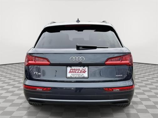 Moonlight Blue Metallic 2020 Audi Q5 40 Premium Plus