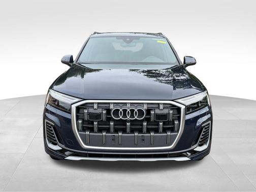 Blue Metallic 2026 Audi Q7 45 Premium