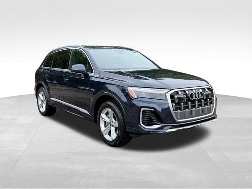 Blue Metallic 2026 Audi Q7 45 Premium