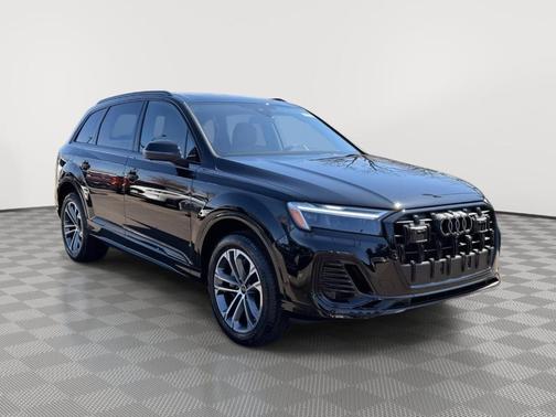 Mythos Black Metallic 2026 Audi Q7
