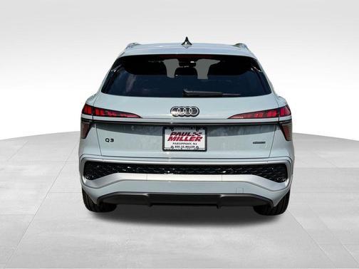 Arrow Gray Pearl 2026 Audi Q3 S line