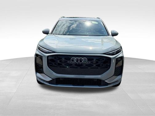 Arrow Gray Pearl 2026 Audi Q3 S line