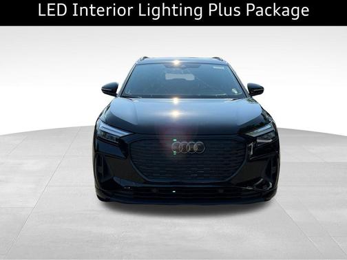 Mythos Black Metallic 2024 Audi Q4 e-tron 55 quattro Premium