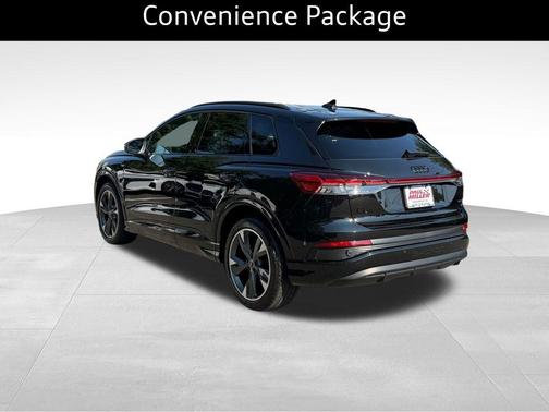 Mythos Black Metallic 2024 Audi Q4 e-tron 55 quattro Premium