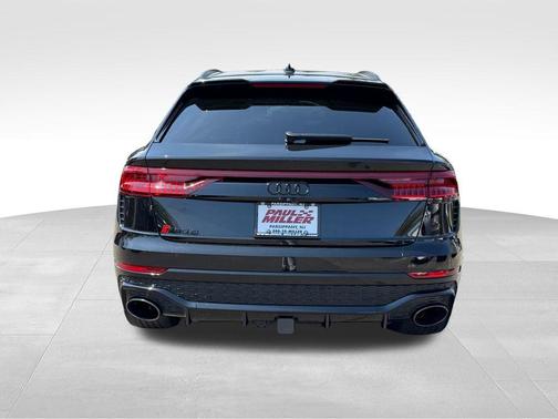 Mythos Black Metallic 2022 Audi RS Q8 4.0T quattro