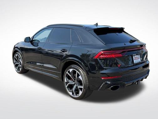Mythos Black Metallic 2022 Audi RS Q8 4.0T quattro