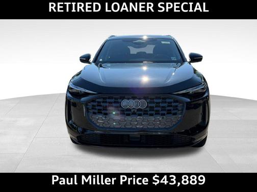Mythos Black Metallic 2025 Audi Q5 2.0T quattro Premium