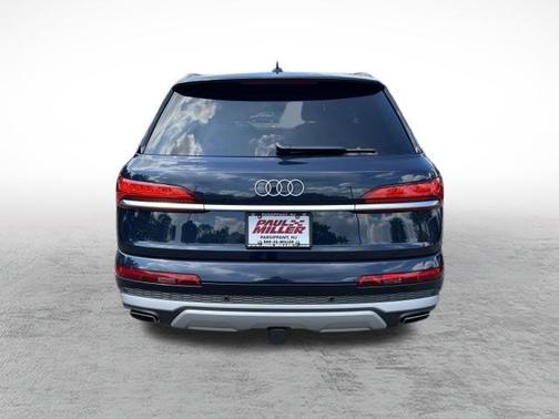 2025 Audi Q7 55 Premium