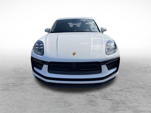 2023 Porsche Macan T