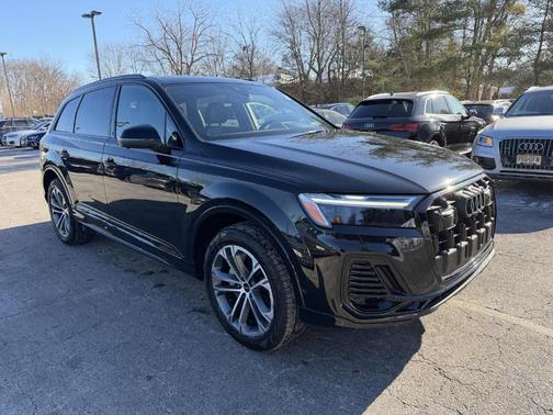 2025 Audi Q7 45 Premium