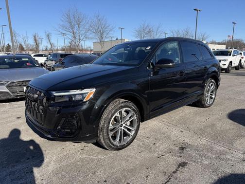 2025 Audi Q7 45 Premium