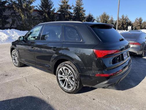 2025 Audi Q7 45 Premium
