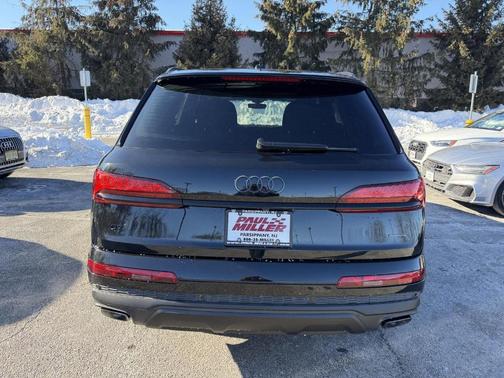 2025 Audi Q7 45 Premium