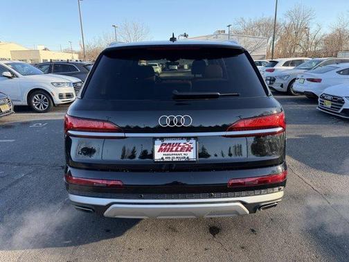 2025 Audi Q7 45 Premium