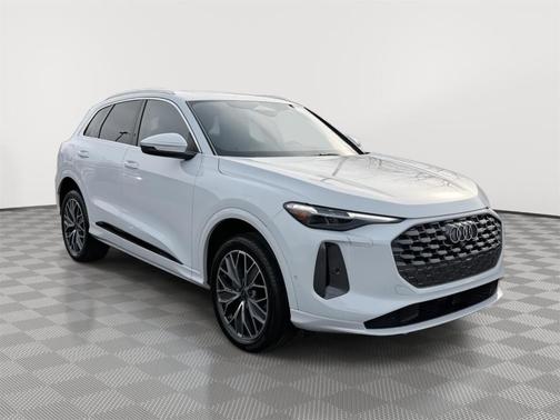 Glacier White Metallic 2025 Audi Q5 2.0T quattro Premium