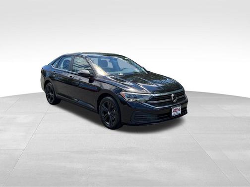 Deep Black Pearl Effect 2023 Volkswagen Jetta 1.5T SE