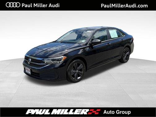 Deep Black Pearl Effect 2023 Volkswagen Jetta 1.5T SE