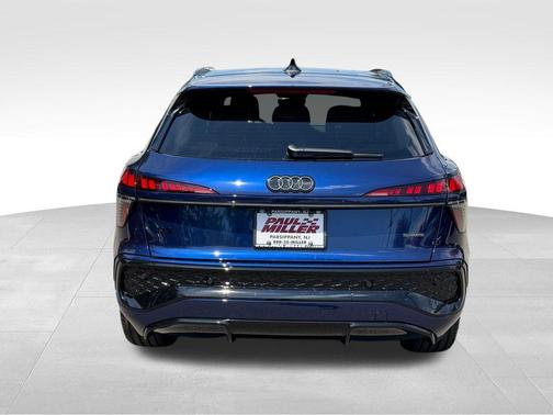 Navarra Blue Metallic 2026 Audi Q3 S line