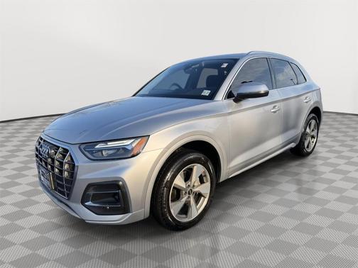 2023 Audi Q5 40 Premium Plus