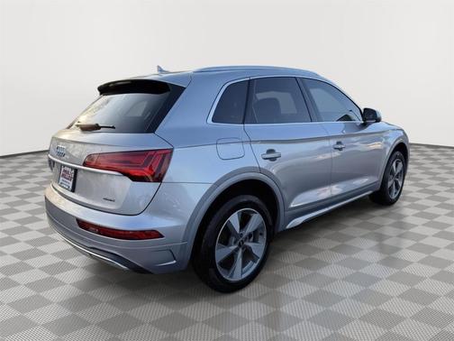 2023 Audi Q5 40 Premium Plus