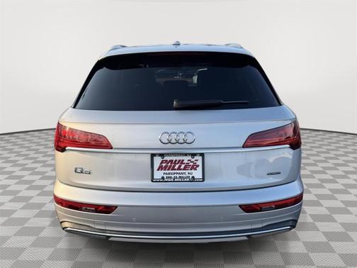 2023 Audi Q5 40 Premium Plus