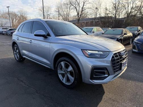 2023 Audi Q5 40 Premium Plus