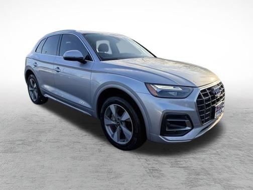2023 Audi Q5 40 Premium Plus